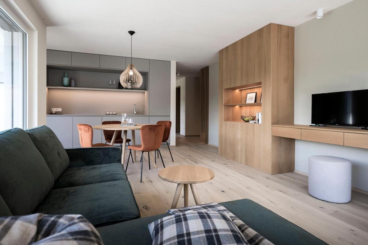 Astor Apartments ヴァルダーオラ エクステリア 写真